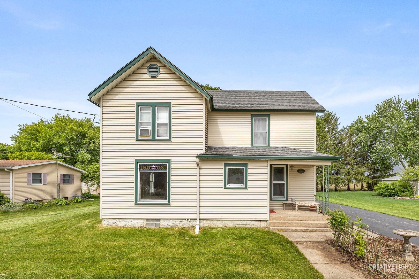 209 N Shabbona Road — Shabbona, IL 60550