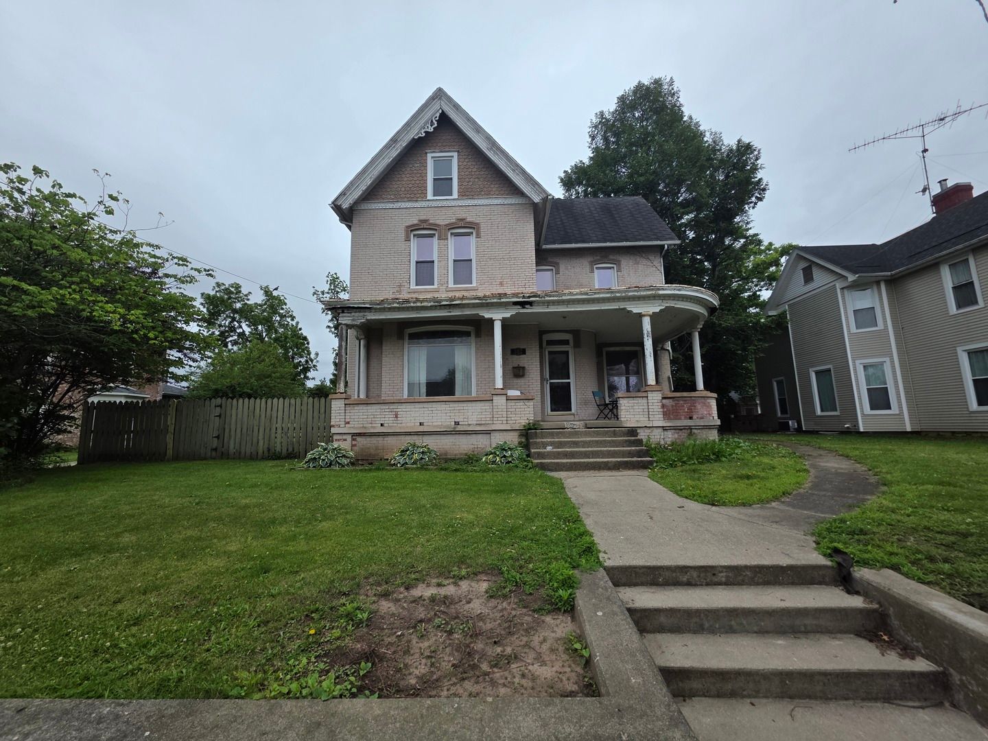 302 E Court Street — Paris, IL 61944