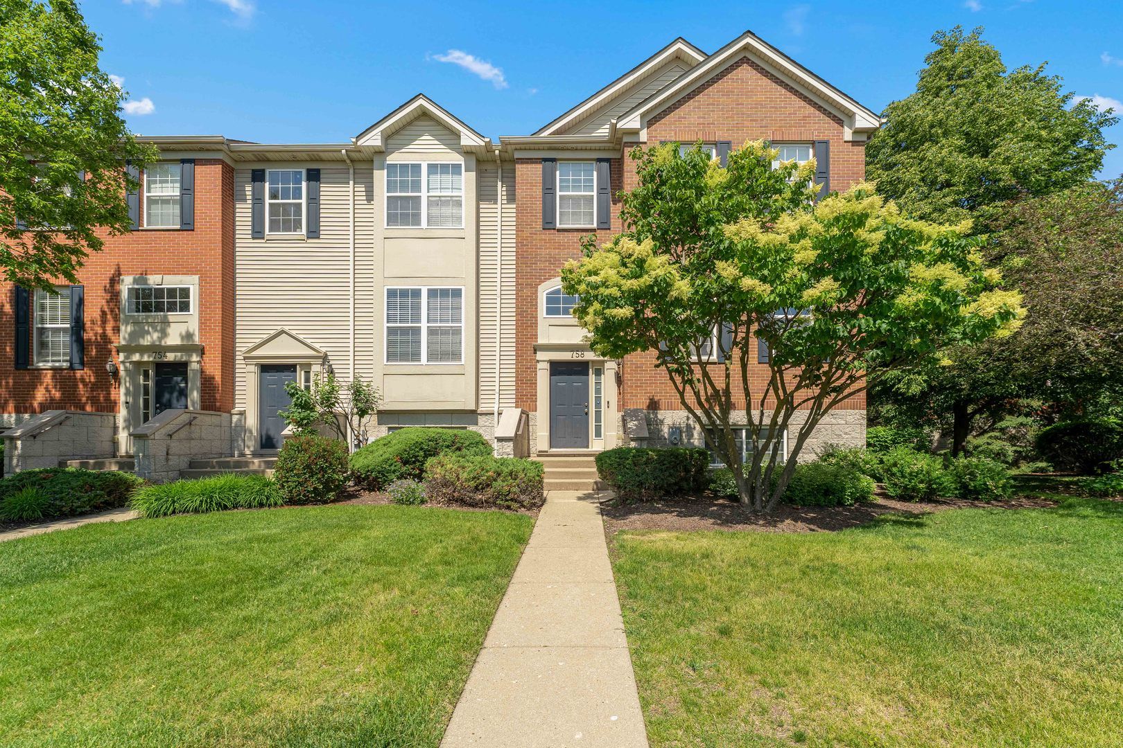 758 Lambert Lane #97-6 — Bartlett, IL 60103