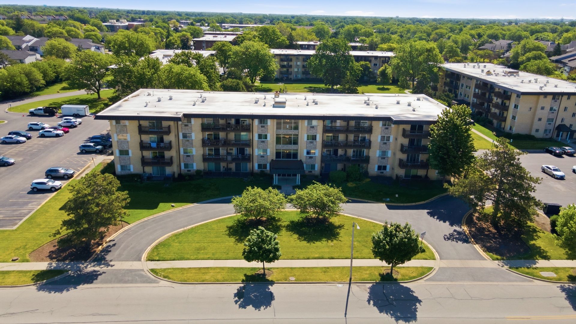 2218 S Goebbert Road #496 — Arlington Heights, IL 60005