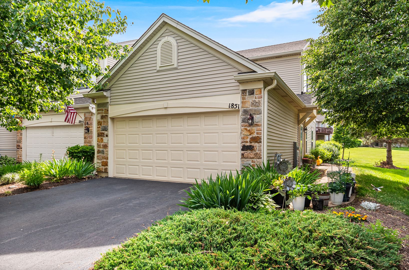 1851 Wisteria Drive — Aurora, IL 60503