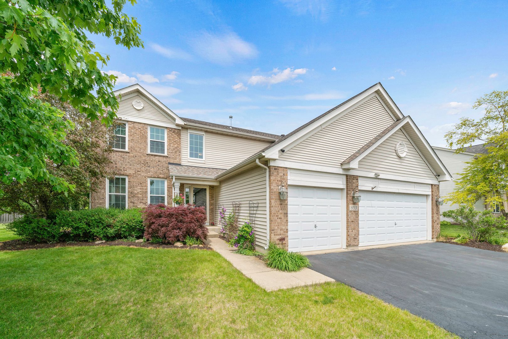 853 Prairie Crossing Drive — Yorkville, IL 60560