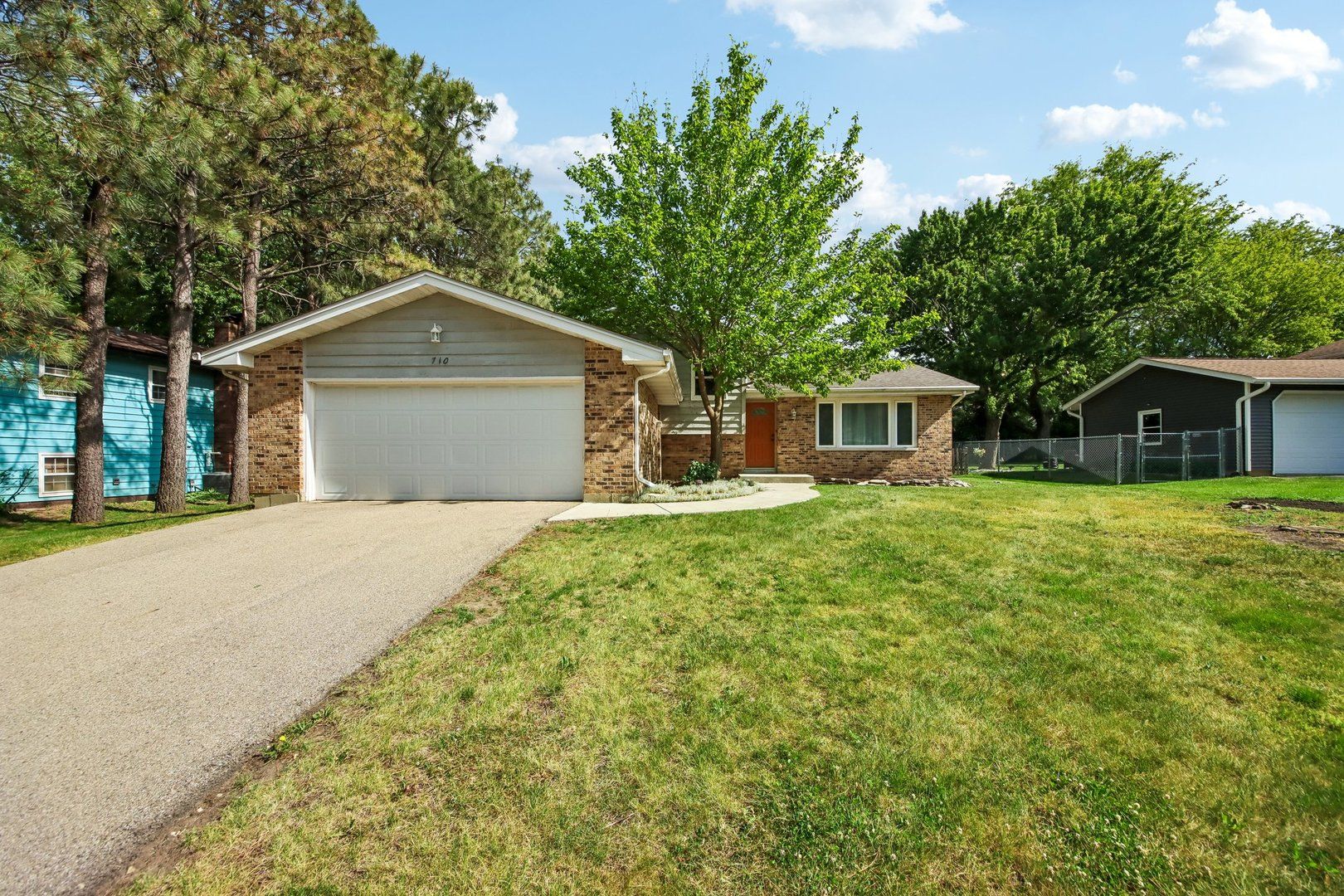 710 Chelsea Drive — Algonquin, IL 60102