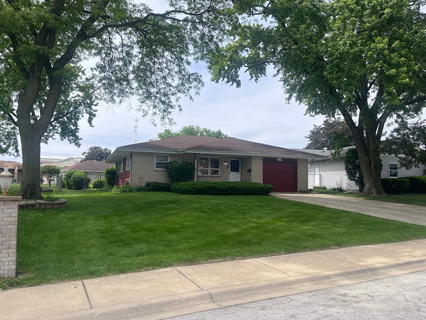 1221 Comet Drive — Aurora, IL 60505
