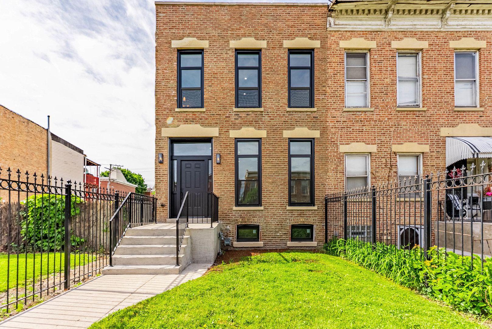 2421 W Flournoy Street #0 — Chicago, IL 60612