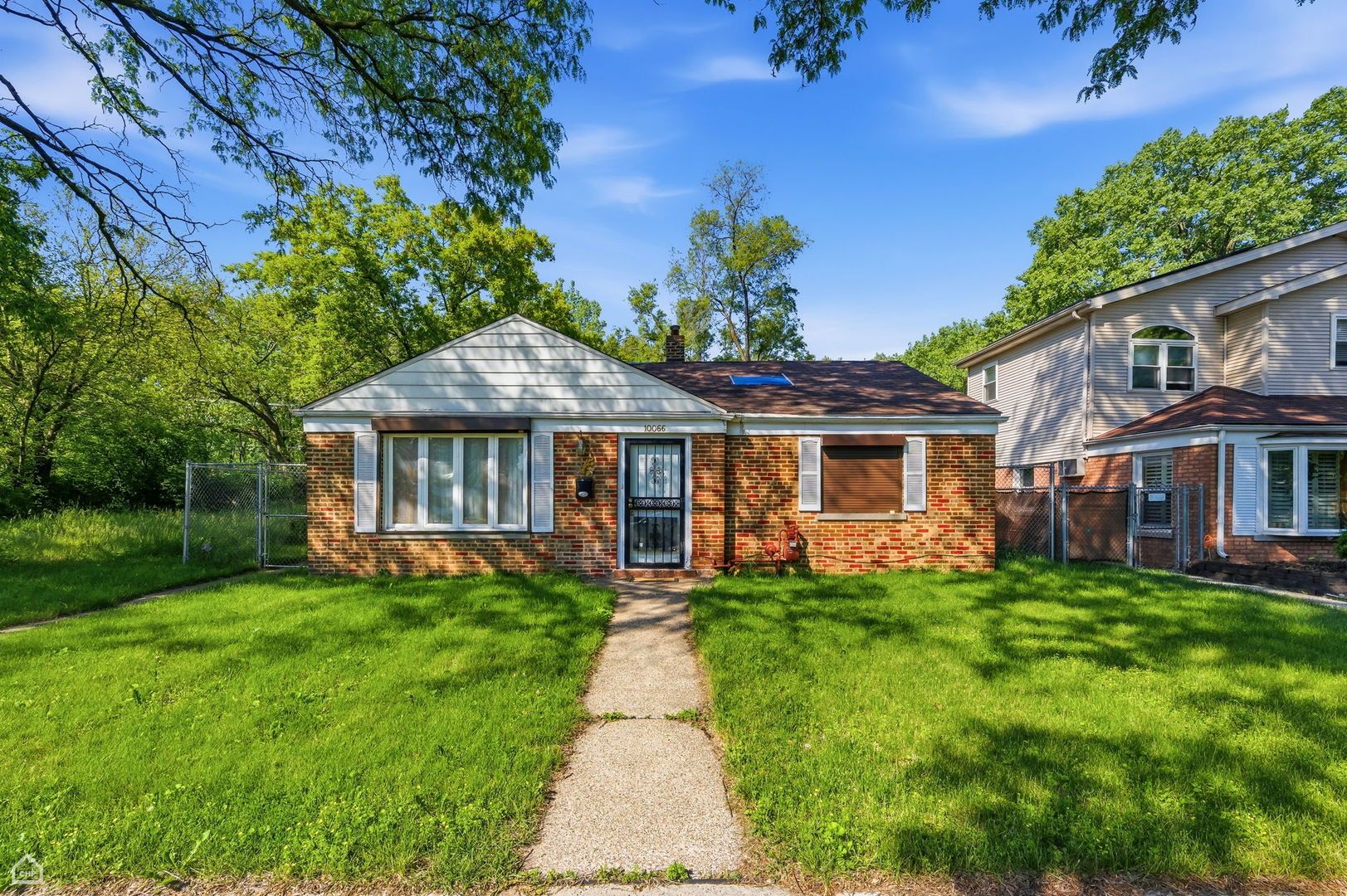 10066 S Van Vlissingen Road — Chicago, IL 60617