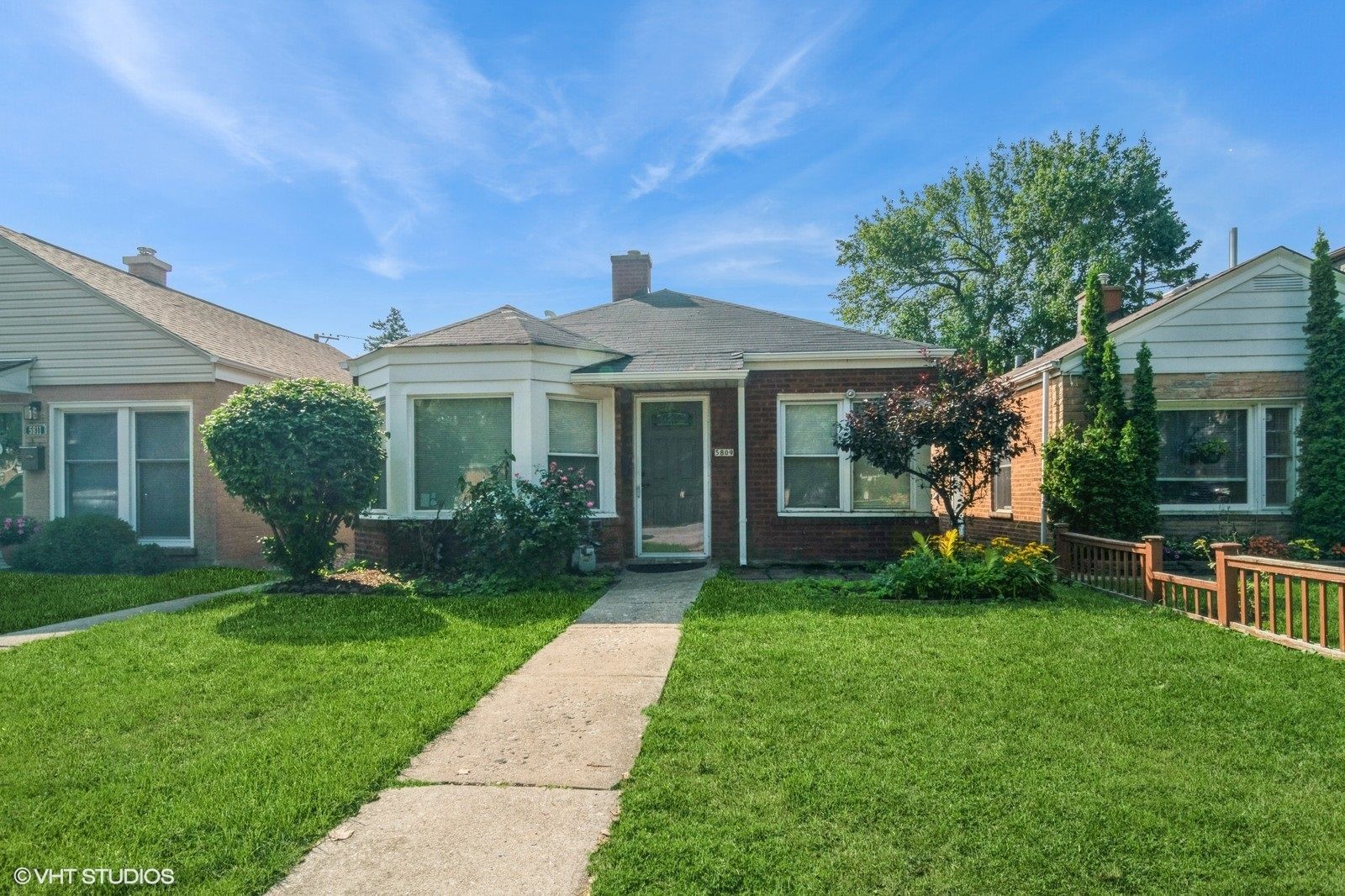 5809 N Rogers Avenue — Chicago, IL 60646