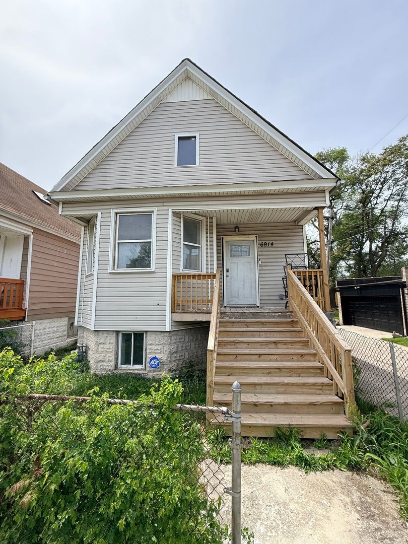 6914 S Winchester Avenue — Chicago, IL 60636