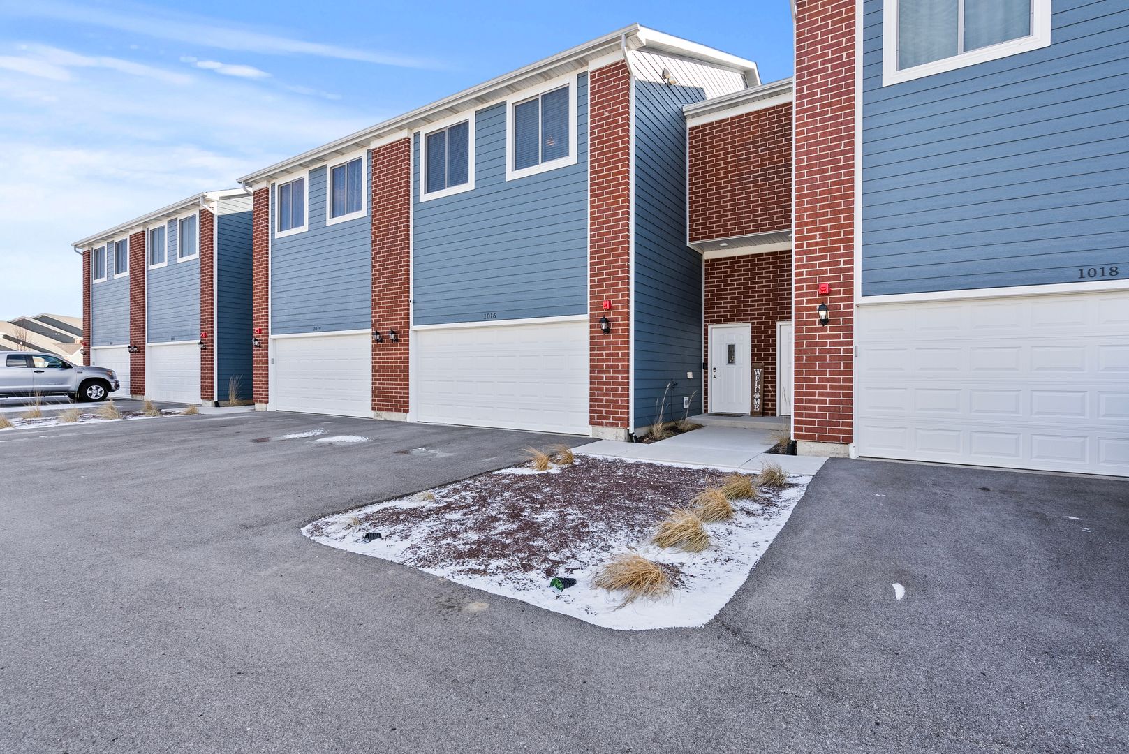 1016 Gillespie Lane — Yorkville, IL 60560