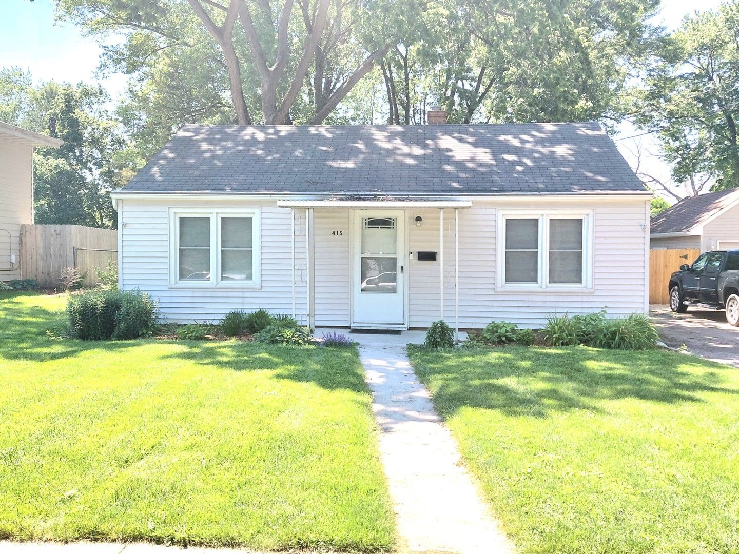 415 S Van Buren Street — Batavia, IL 60510