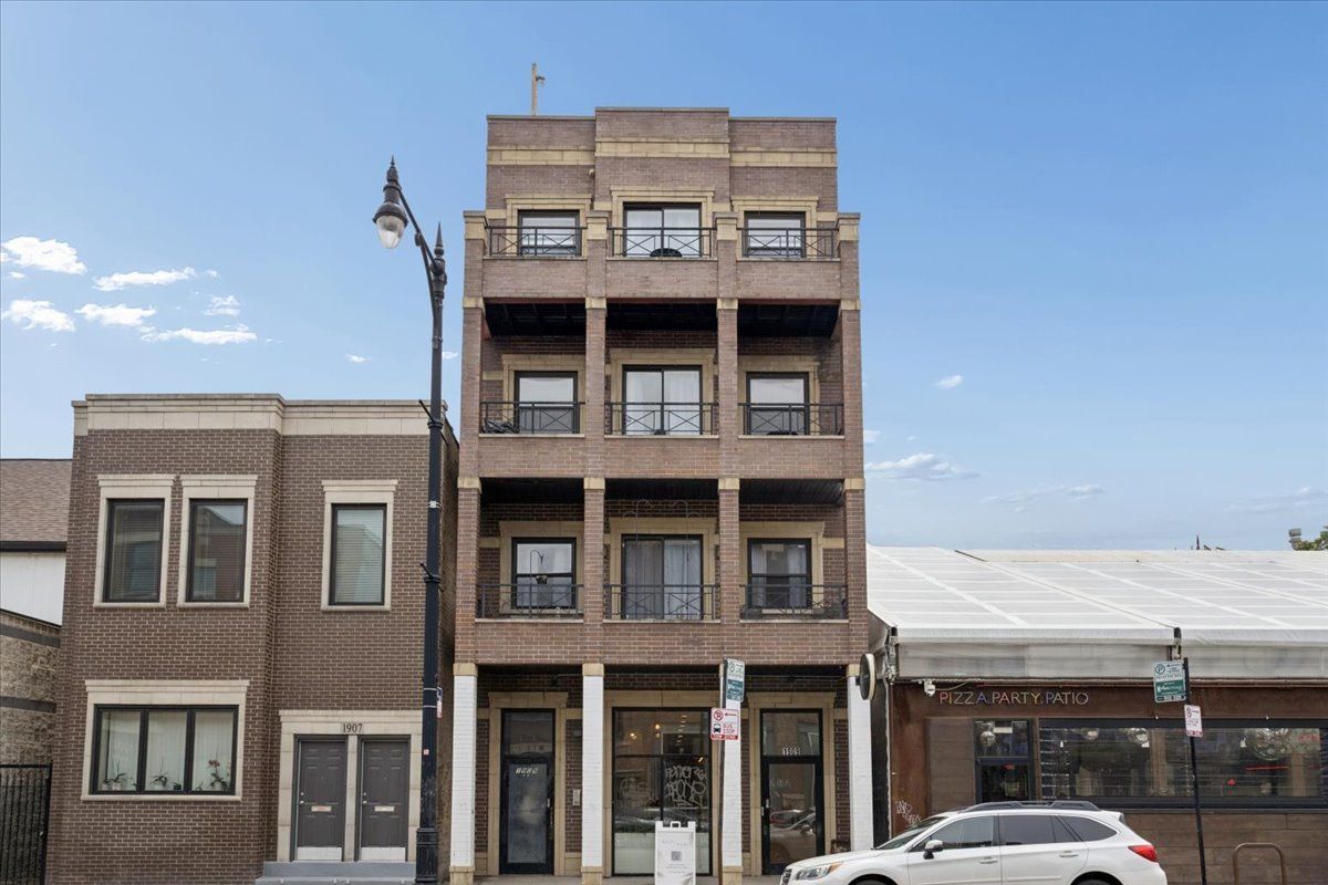 1909 W NORTH Avenue #2 — Chicago, IL 60622