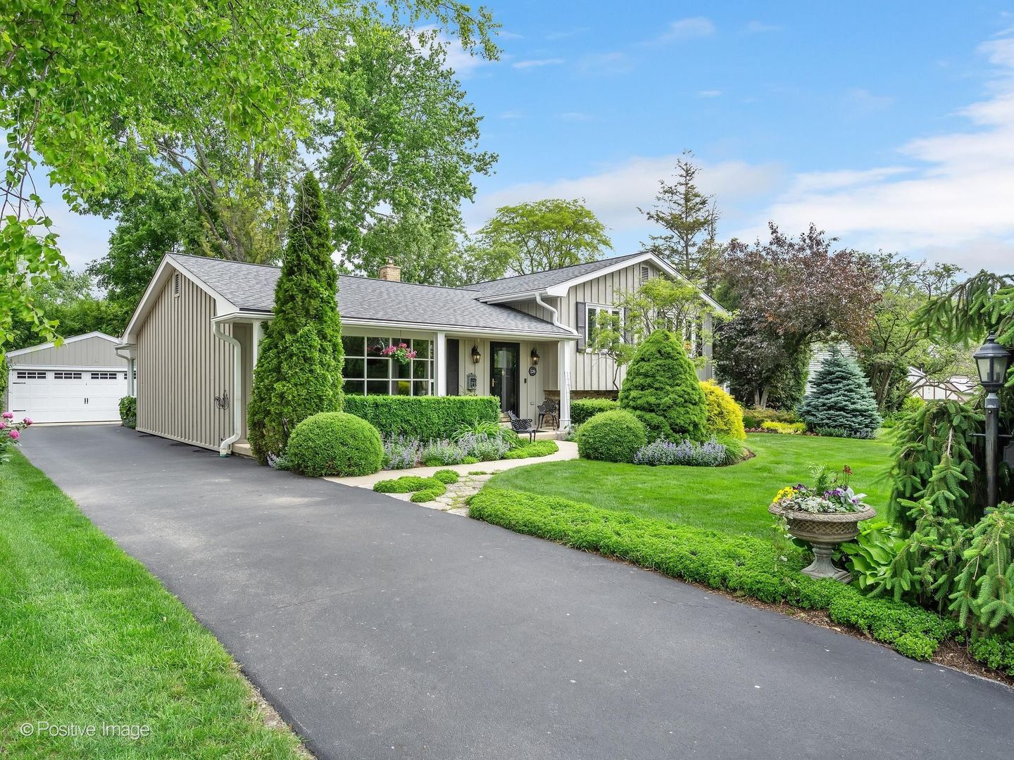 126 Naperville Road — Clarendon Hills, IL 60514