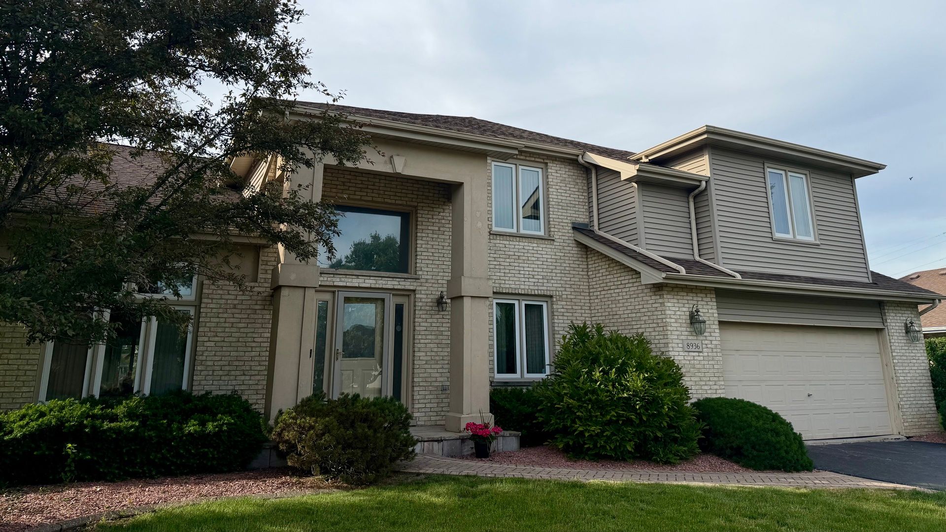 8936 Charrington Drive — Frankfort, IL 60423