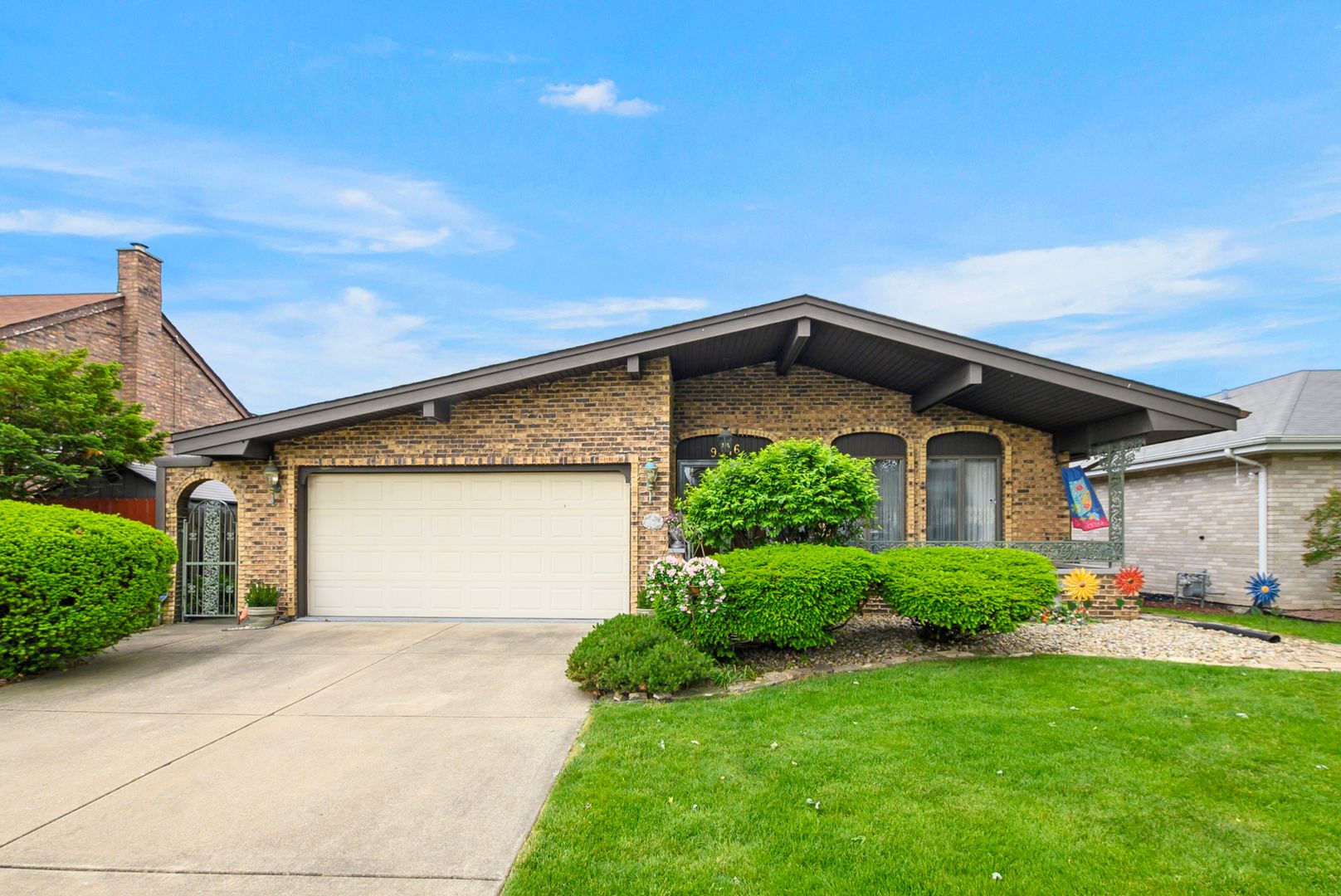 9346 S 55th Avenue — Oak Lawn, IL 60453