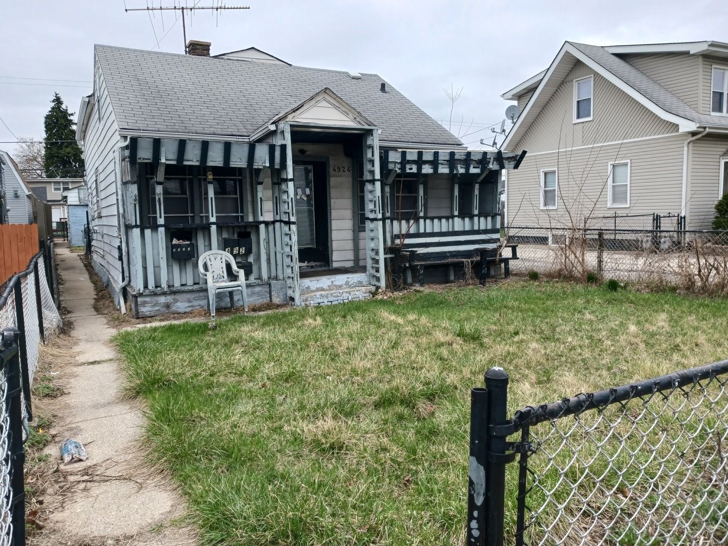 4924 S Lorel Avenue — Chicago, IL 60638