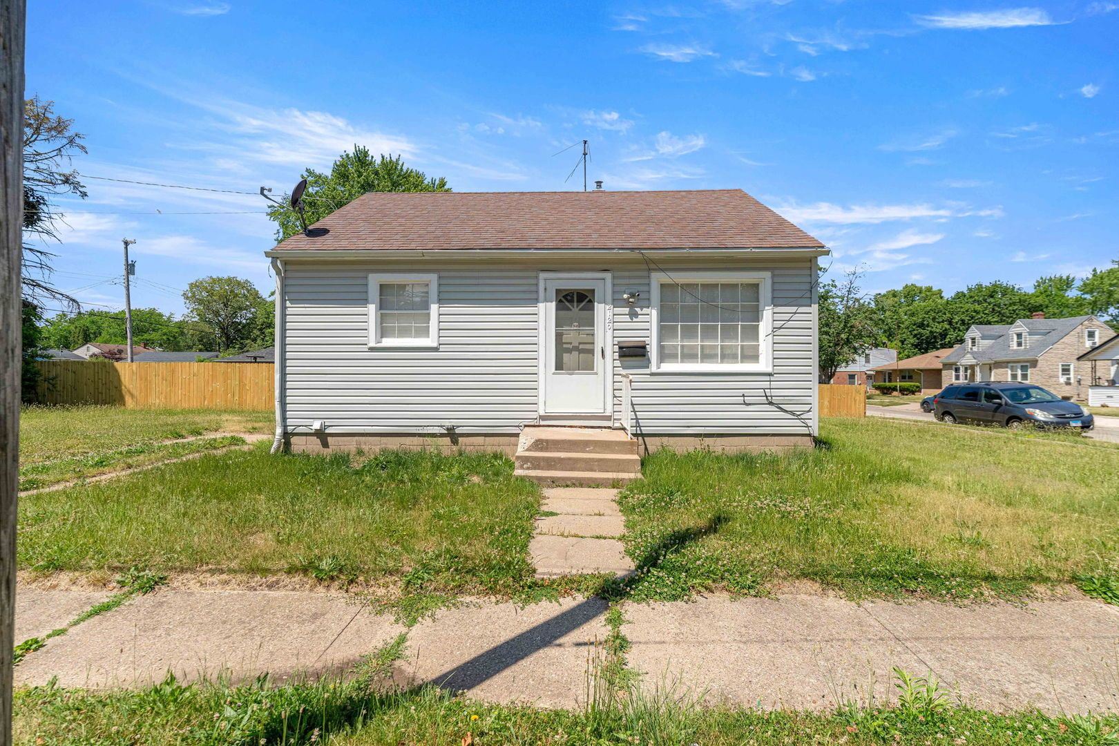 2120 Grenshaw Street — Rockford, IL 61101