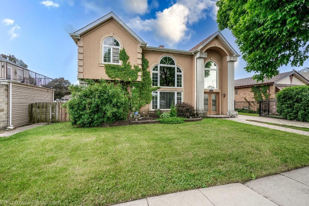 7305 W Foster Avenue — Harwood Heights, IL 60706