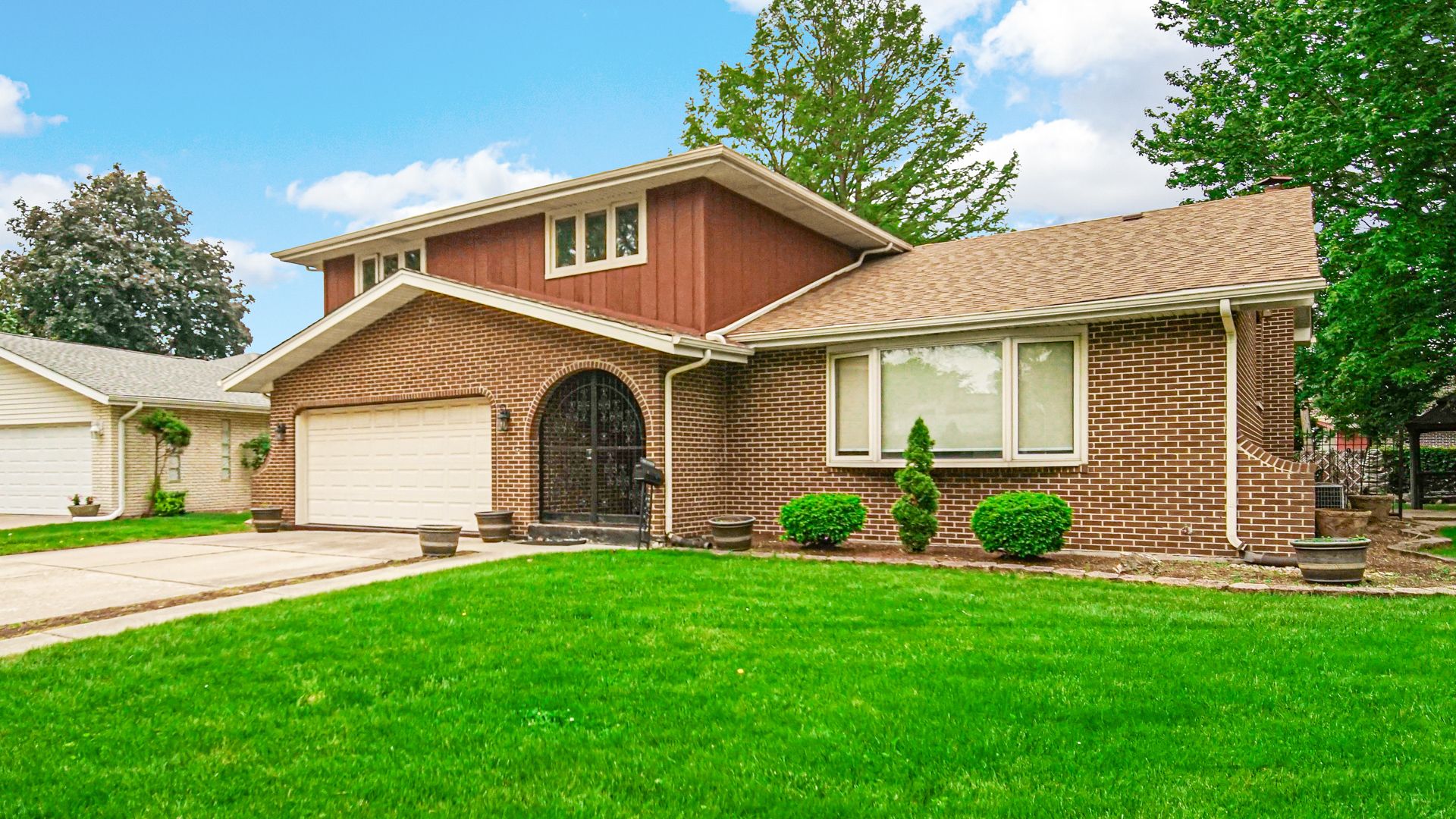 9120 S Keeler Avenue — Oak Lawn, IL 60453
