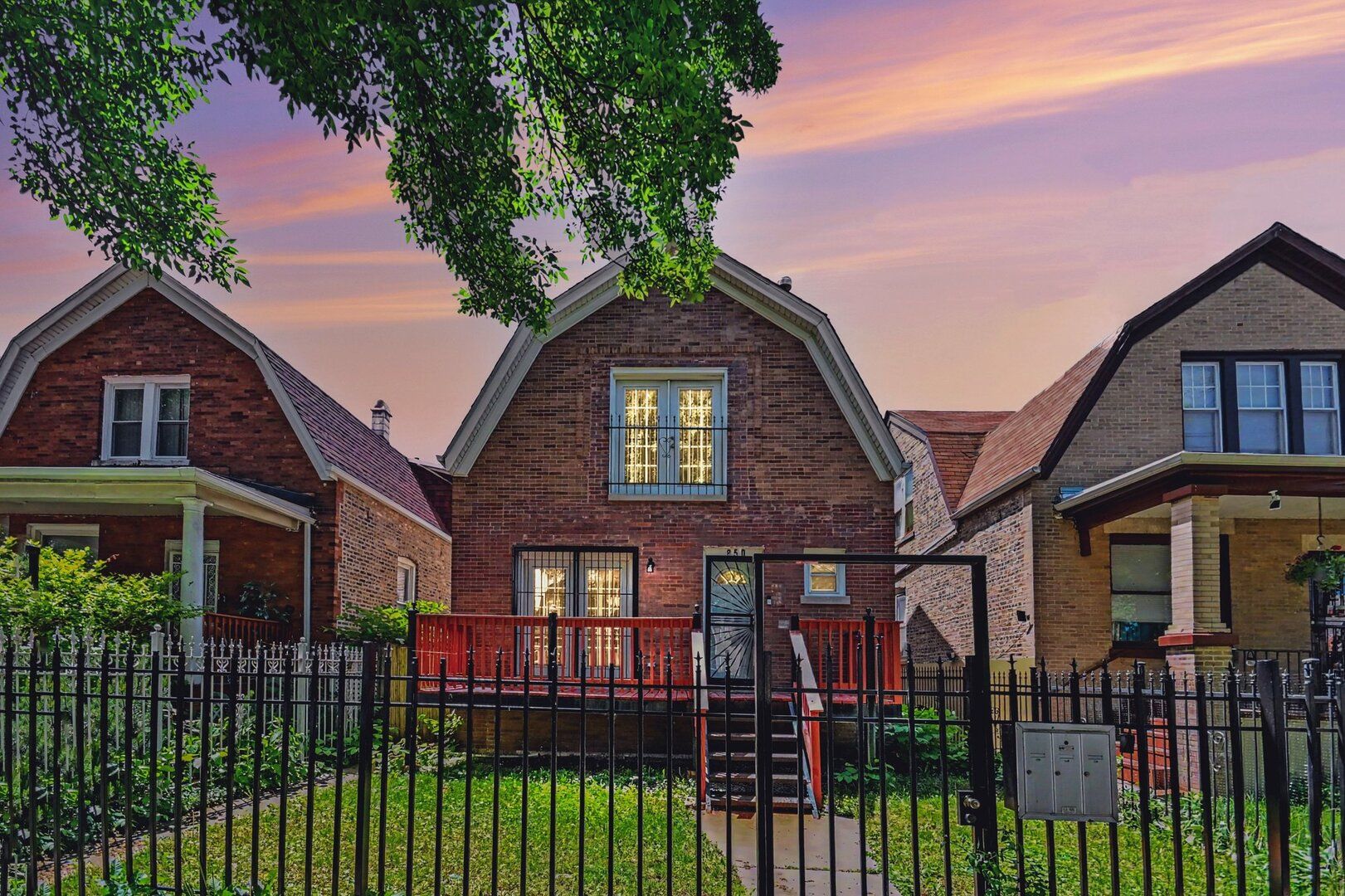 850 N Keystone Avenue — Chicago, IL 60651