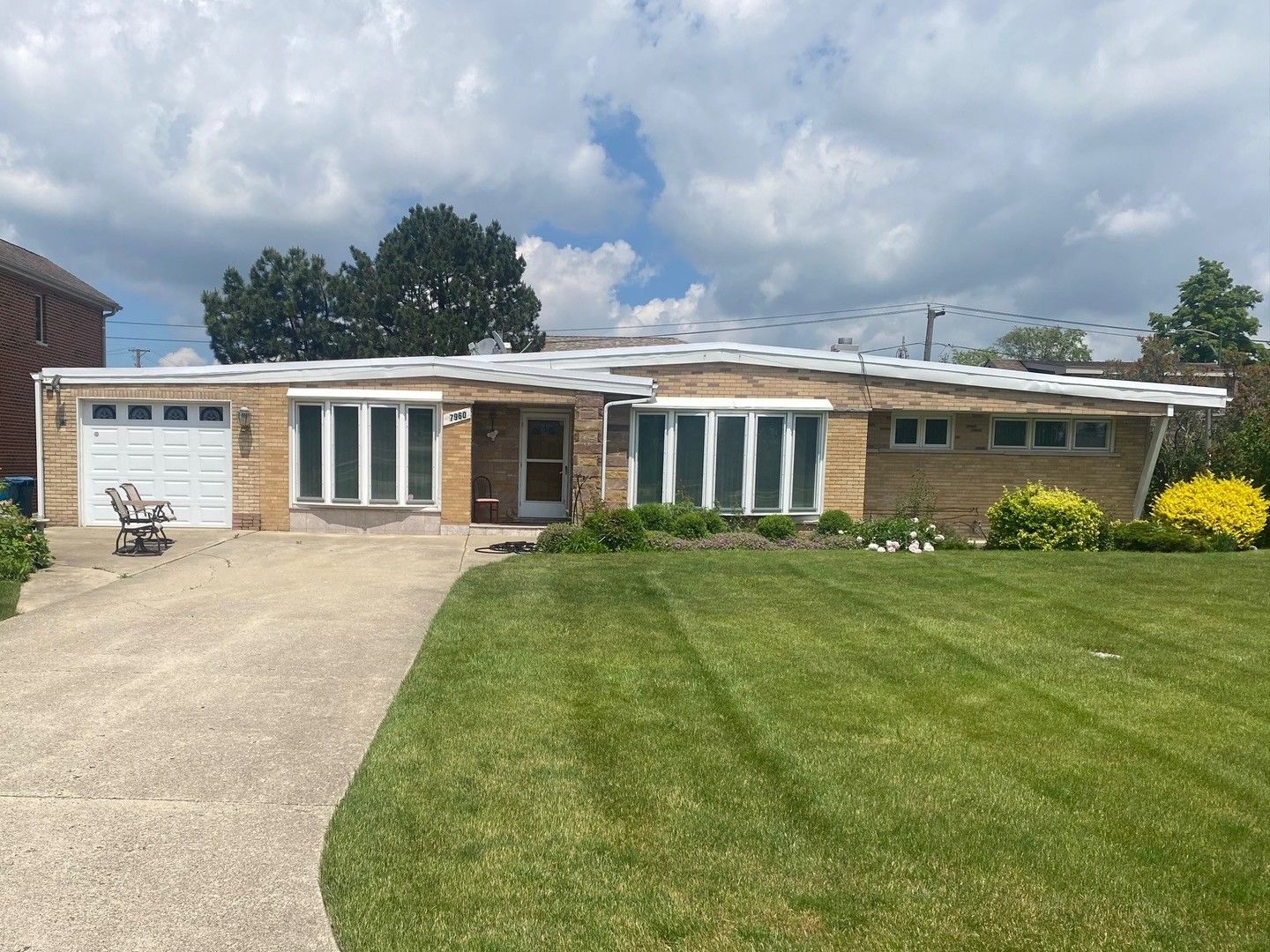 7960 W Bryn Mawr Avenue — Norwood Park Township, IL 60631