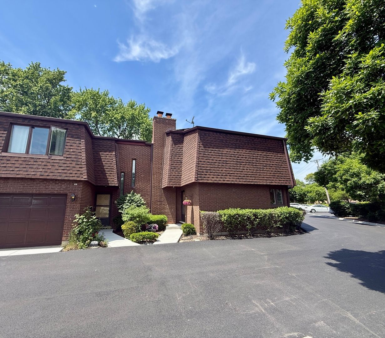 414 S Dee Road — Park Ridge, IL 60068