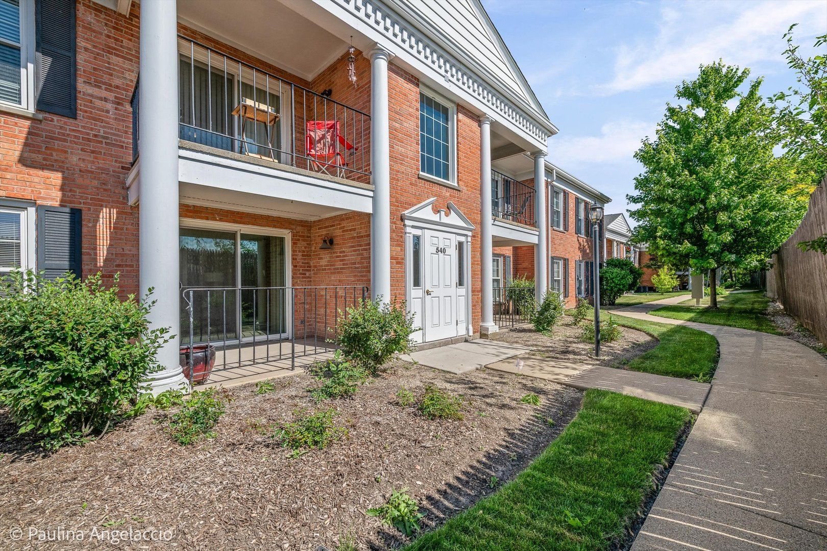 540 Shorely Drive #104 — Barrington, IL 60010
