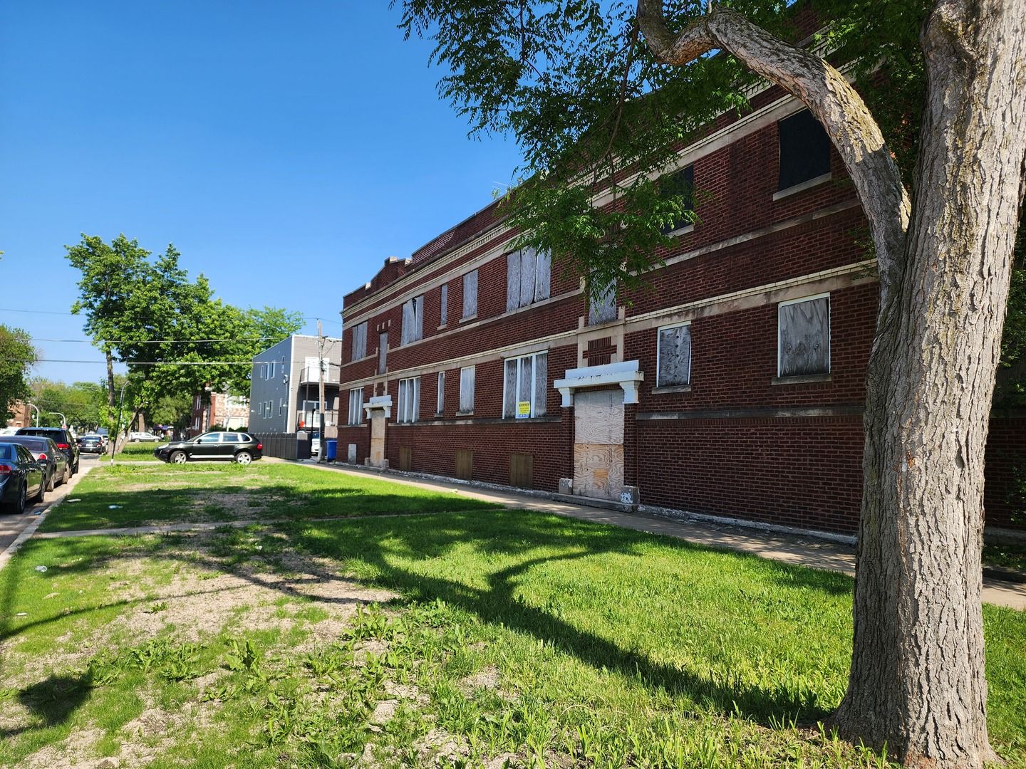 4921 W Maypole Avenue — Chicago, IL 60644