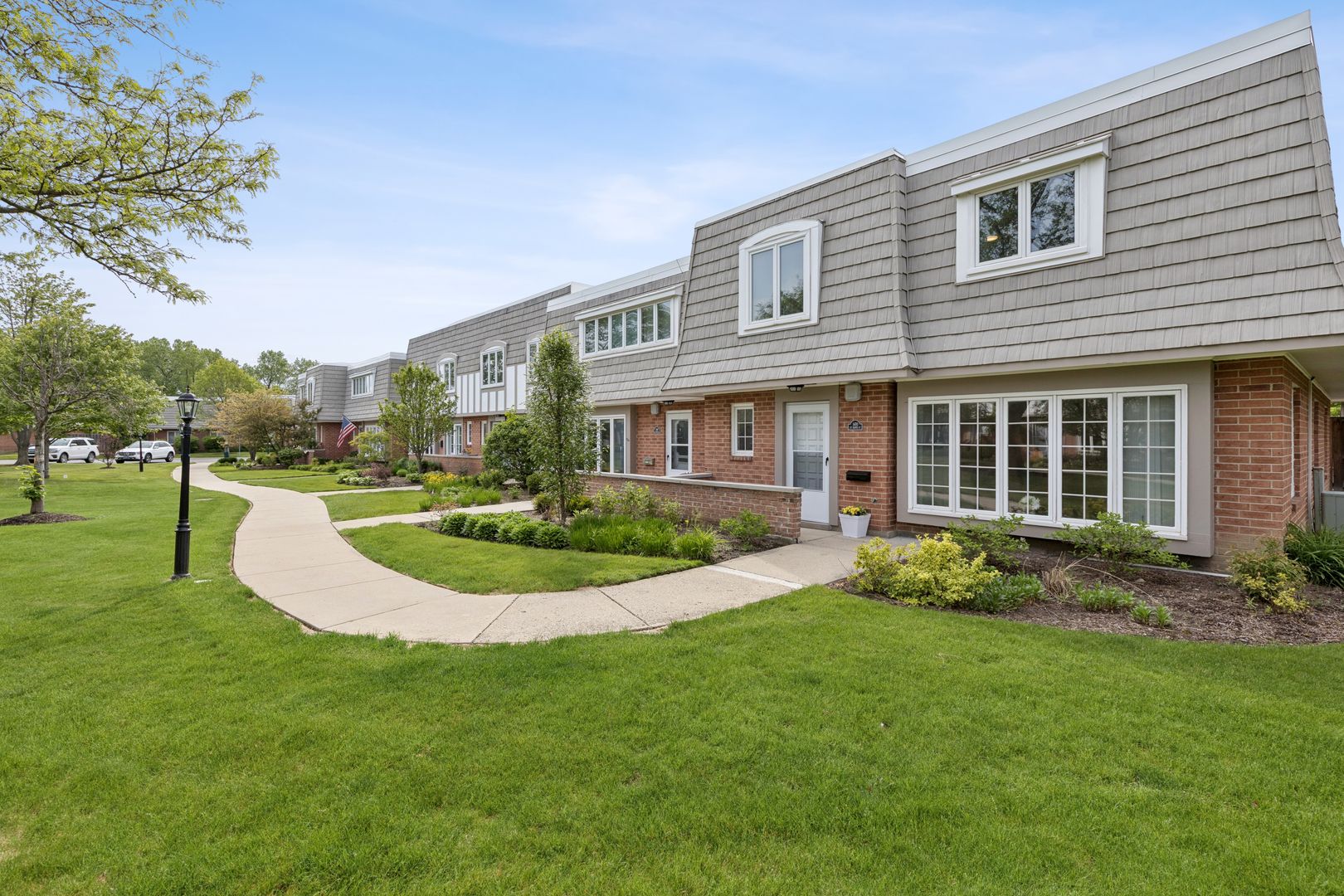 1470 Saint Tropez Court — Highland Park, IL 60035