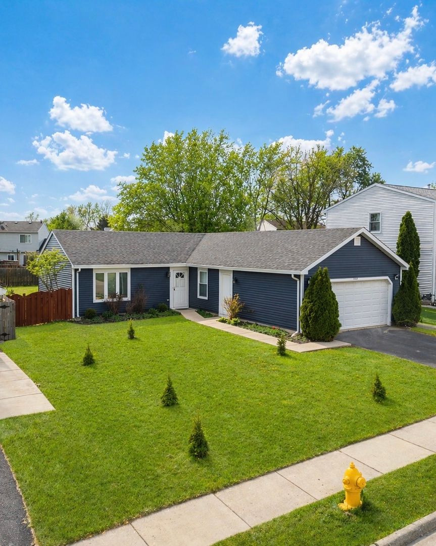 828 Huron Court — Carol Stream, IL 60188