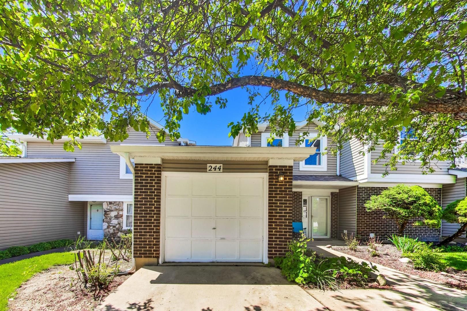 244 Coventry Court — Bloomingdale, IL 60108
