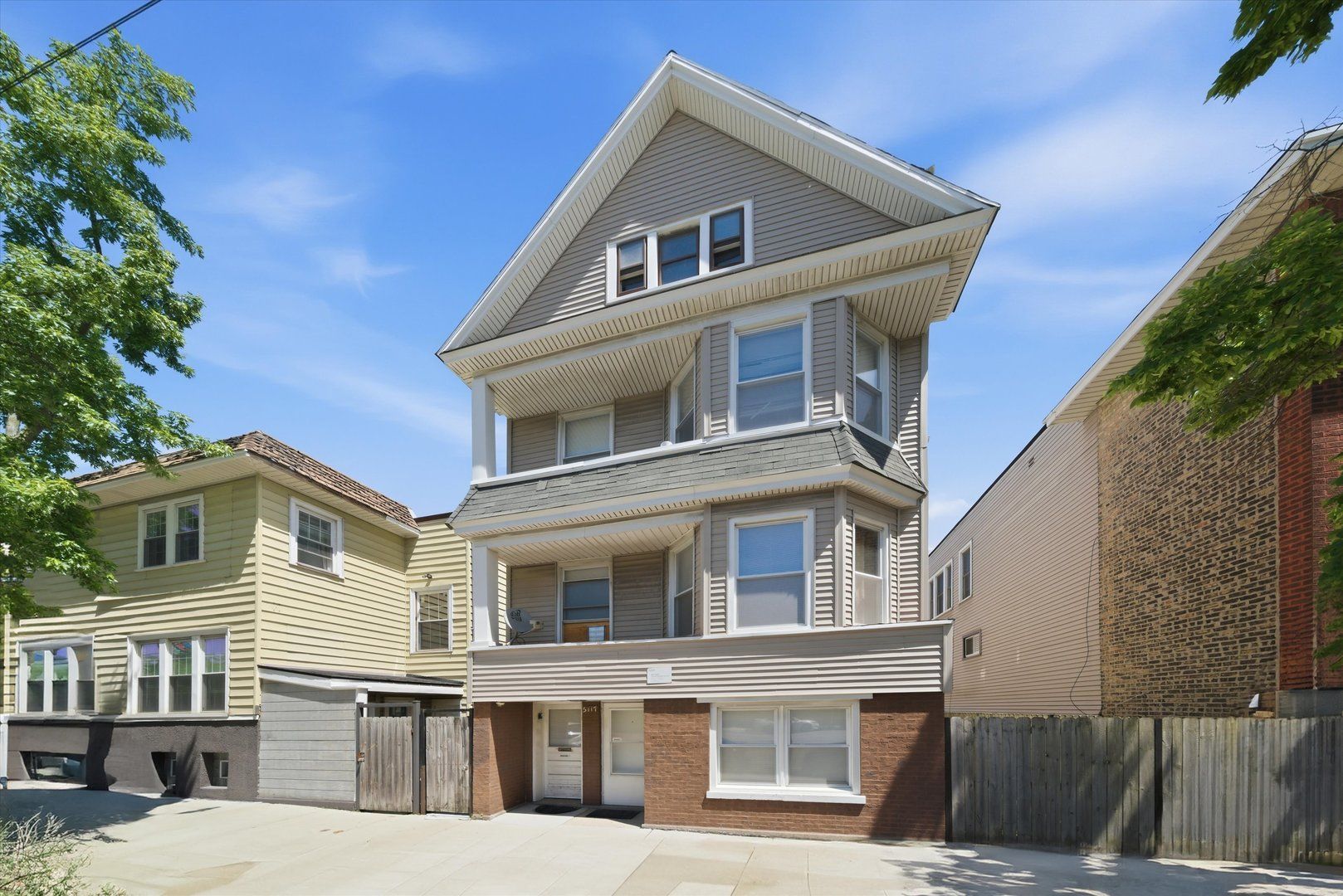5117 N Western Avenue — Chicago, IL 60625