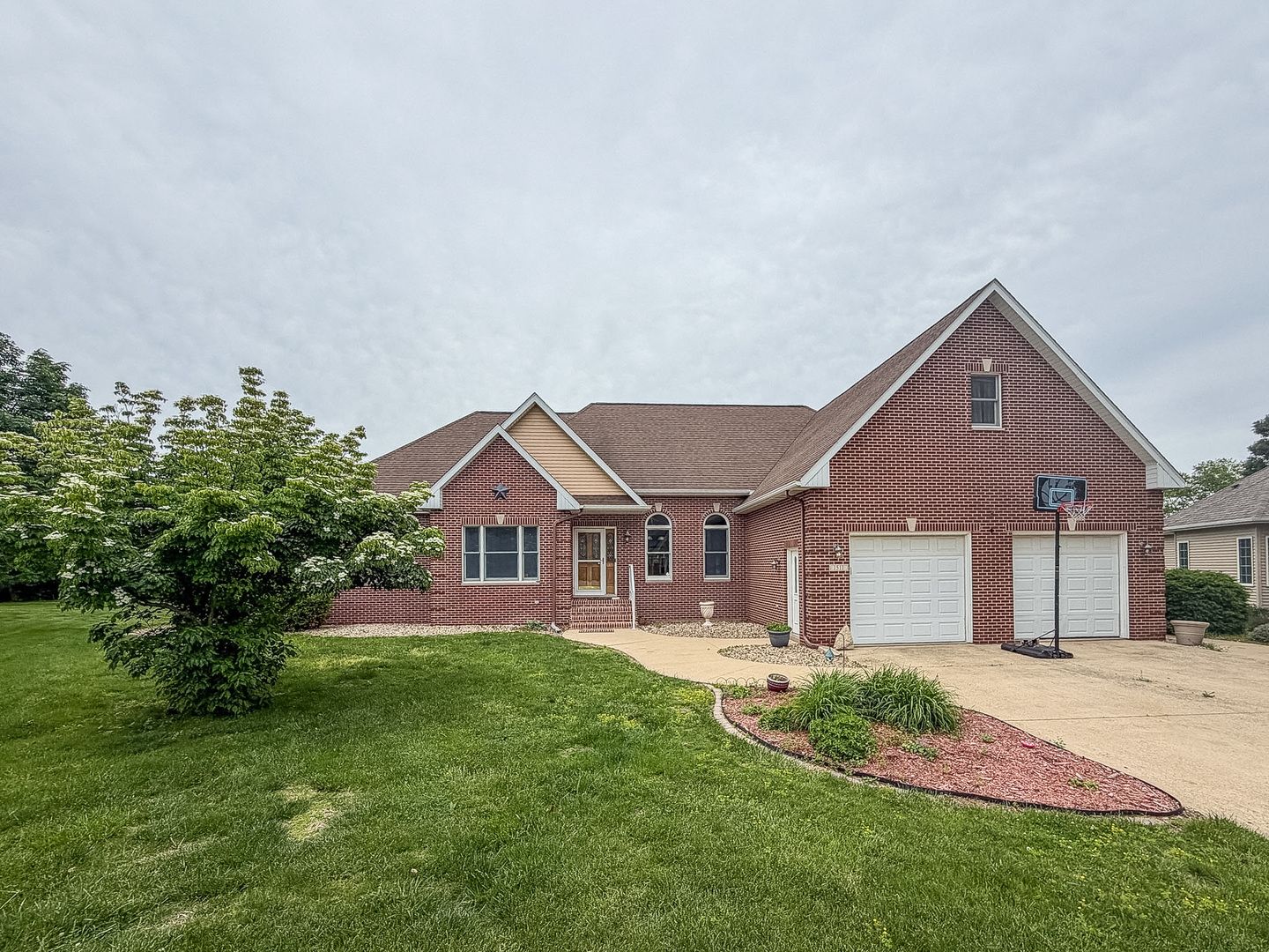 1511 River Bluff Court — Mahomet, IL 61853