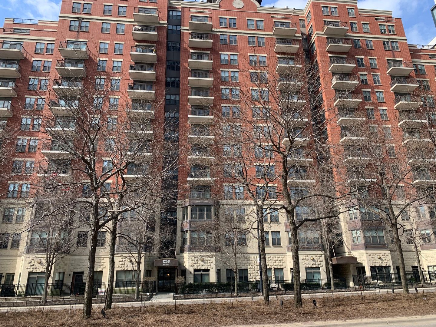 1250 S INDIANA Avenue #605 — Chicago, IL 60605