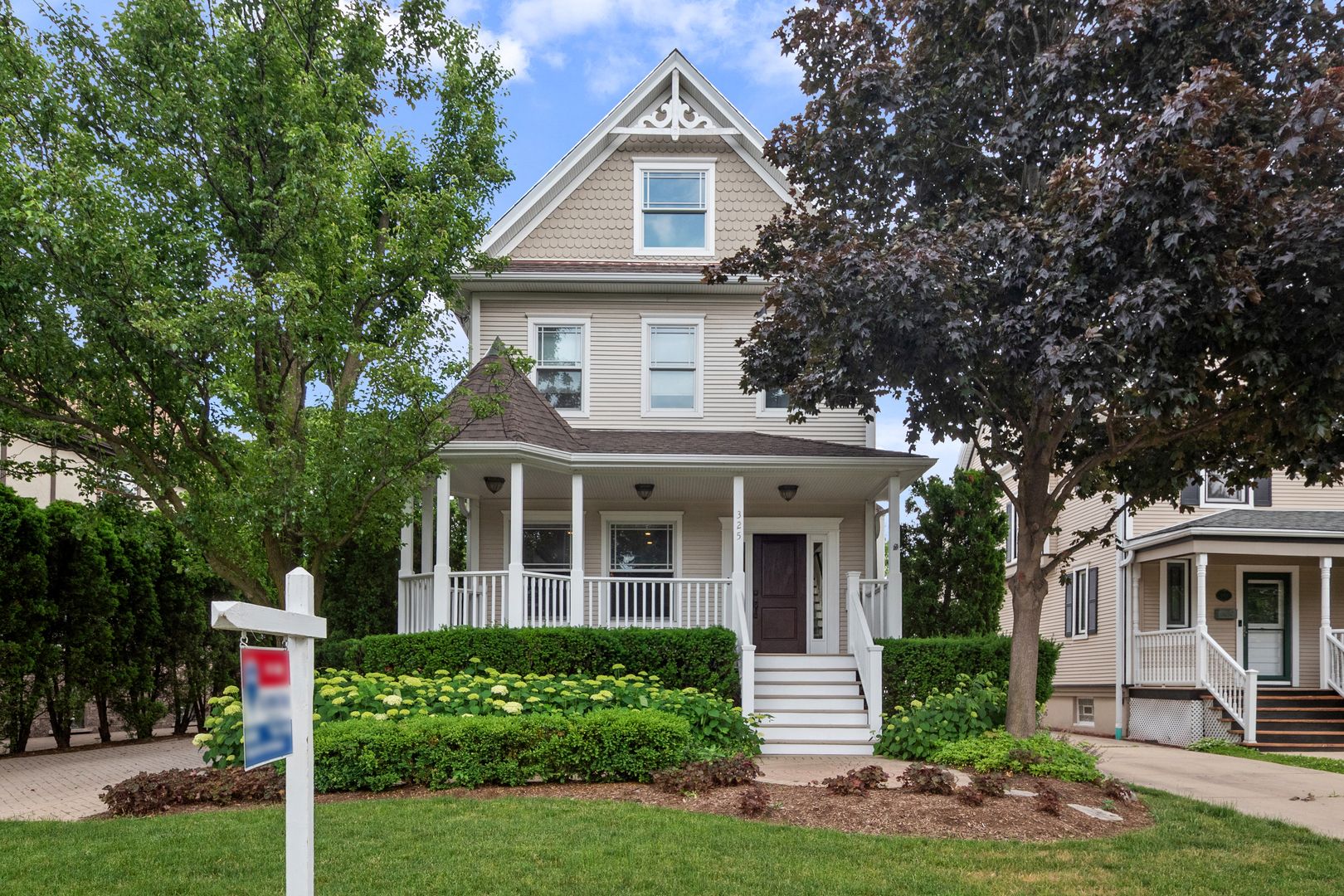 325 S Crescent Avenue — Park Ridge, IL 60068