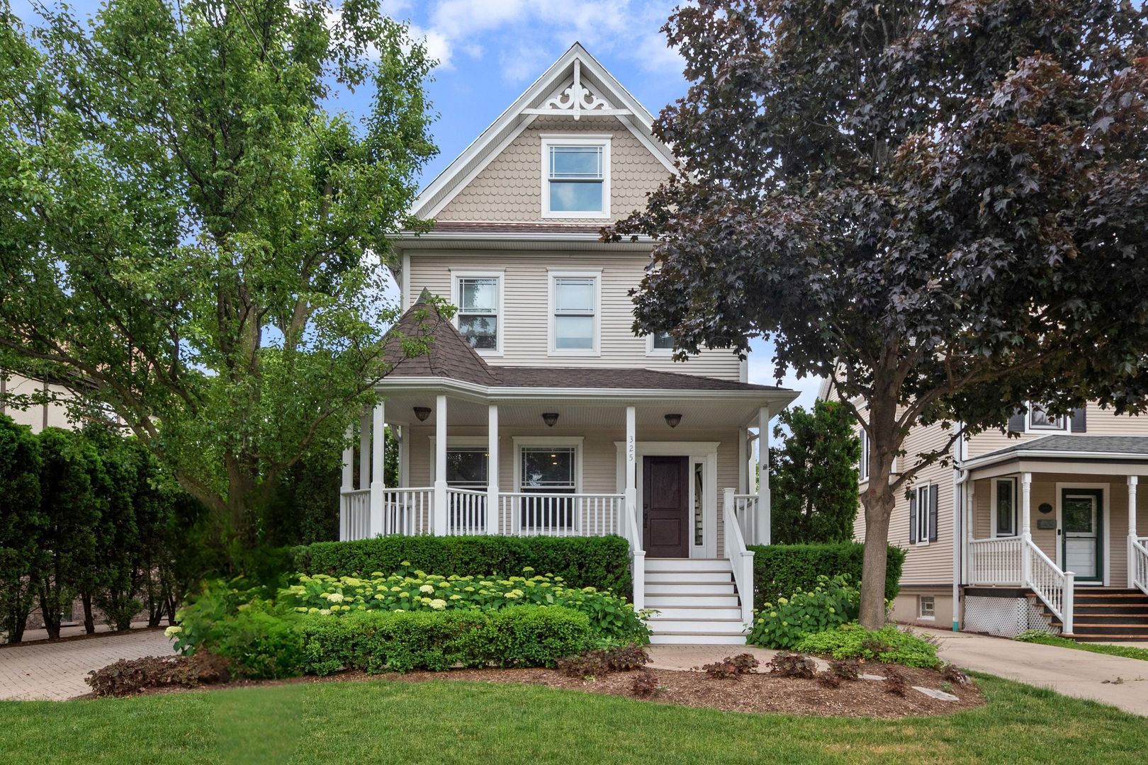 325 S Crescent Avenue — Park Ridge, IL 60068