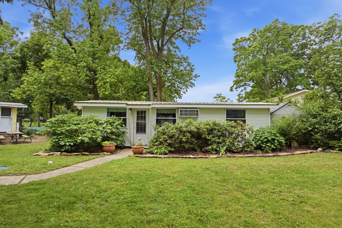 108 Shorts Drive, Neoga, IL 62447