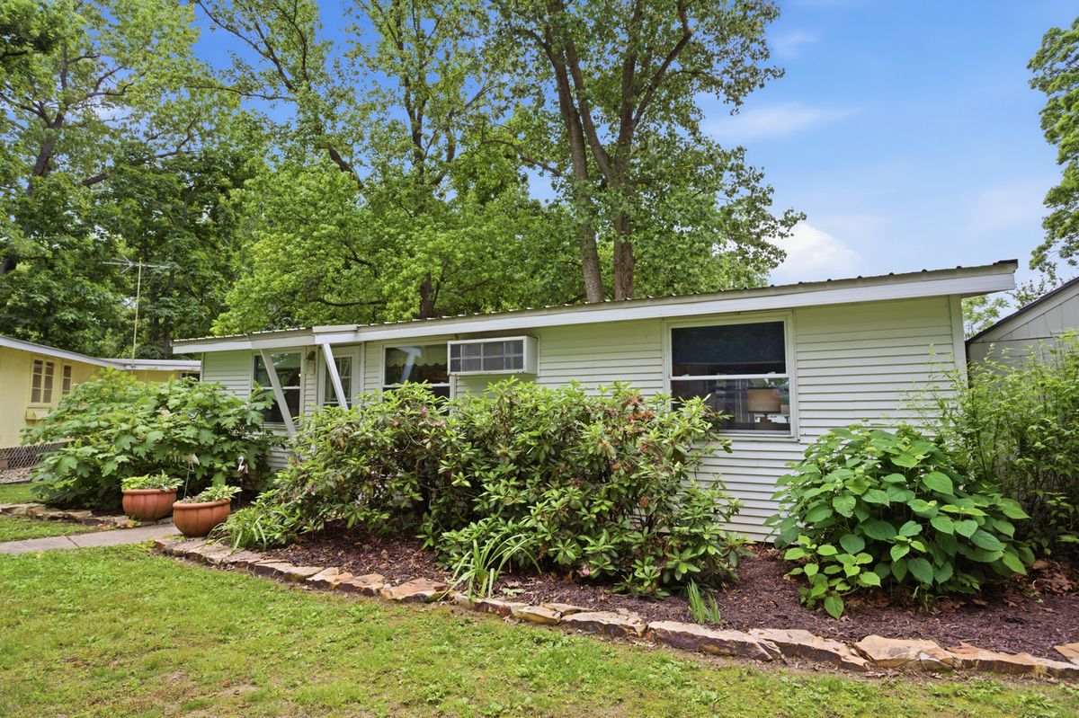 108 Shorts Drive, Neoga, IL 62447
