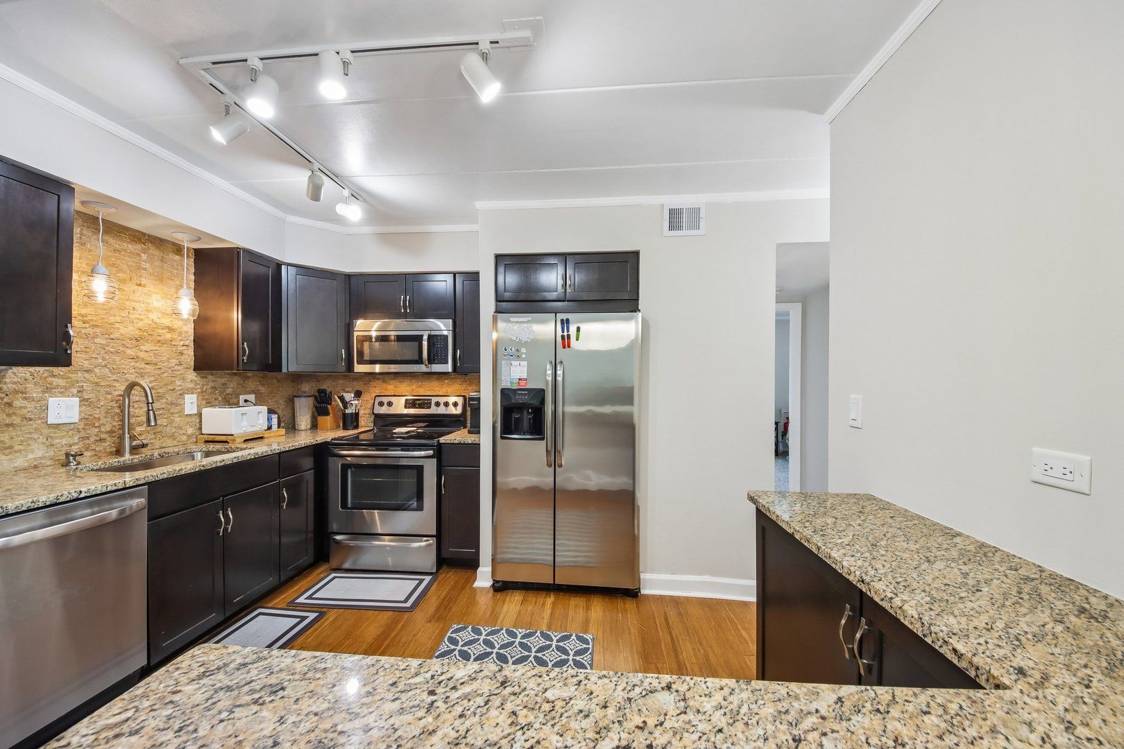 6330 Lincoln Avenue #3C — Morton Grove, IL 60053