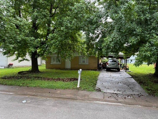 309 S Birchlane Drive — Carbondale, IL 62901