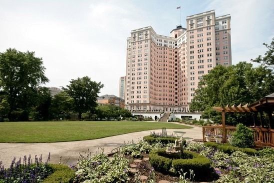 5555 N Sheridan Road #515 — Chicago, IL 60640