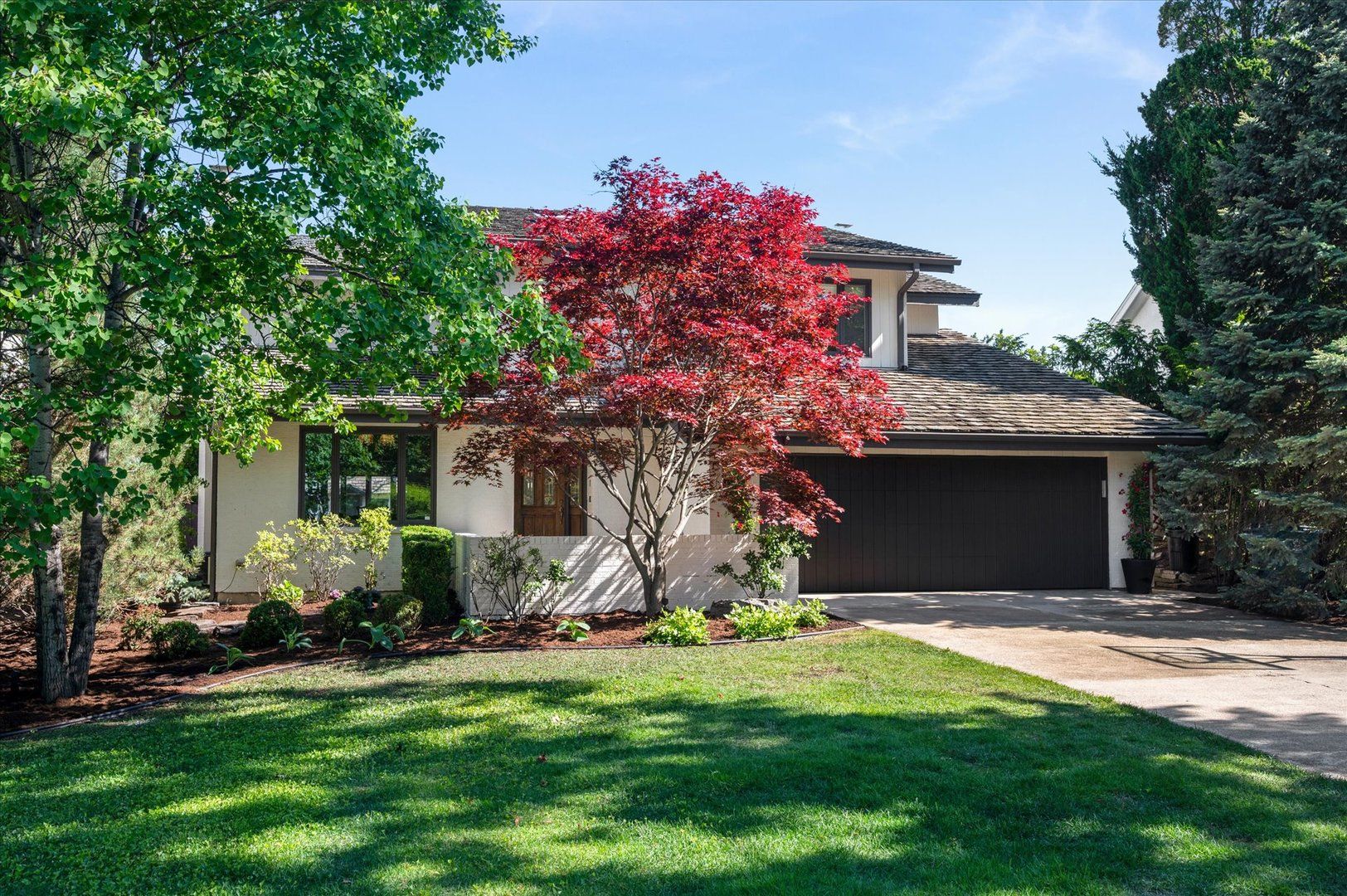 281 W Elm Park Avenue — Elmhurst, IL 60126