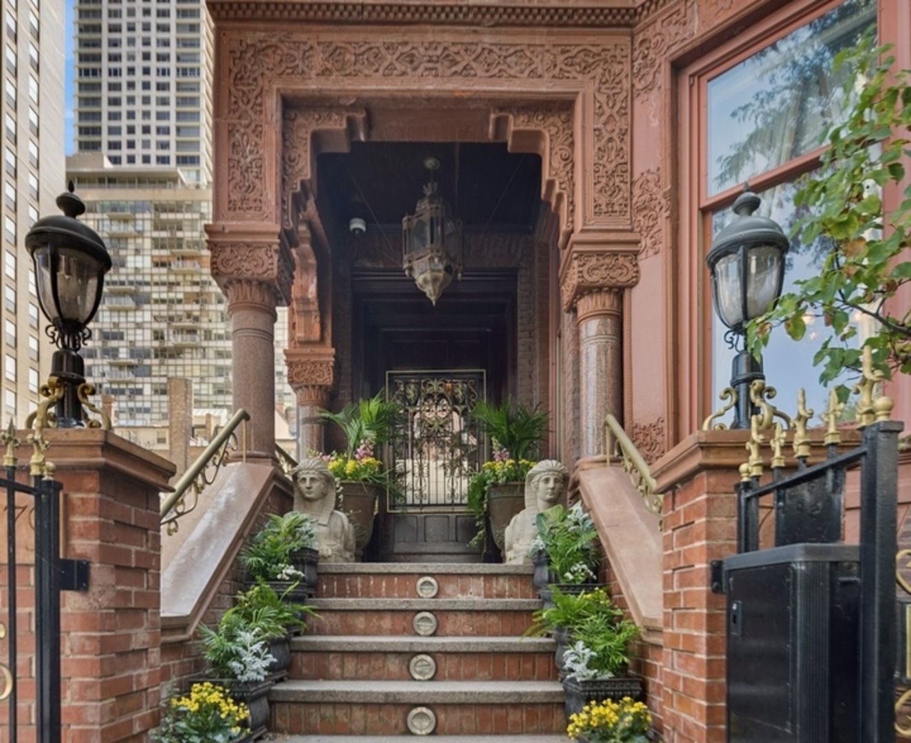 79 E Cedar Street — Chicago, IL 60611