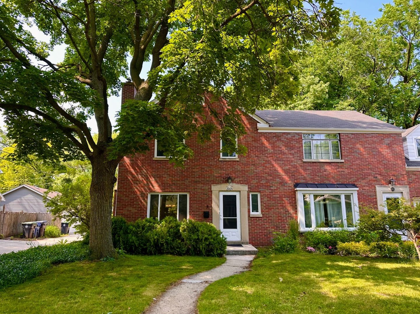 2021 Grant Street — Evanston, IL 60201