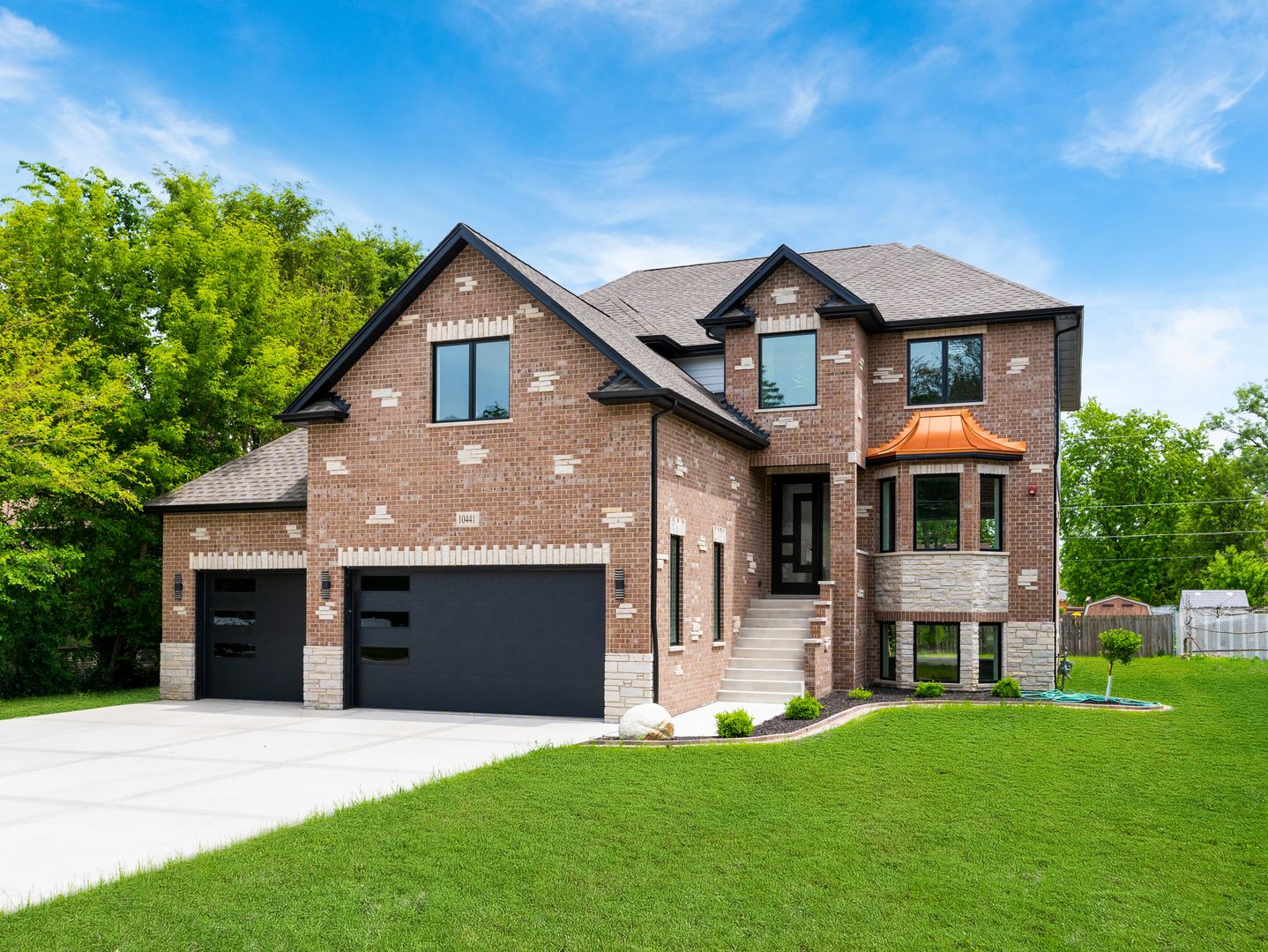 10441 S 83rd Avenue — Palos Hills, IL 60465