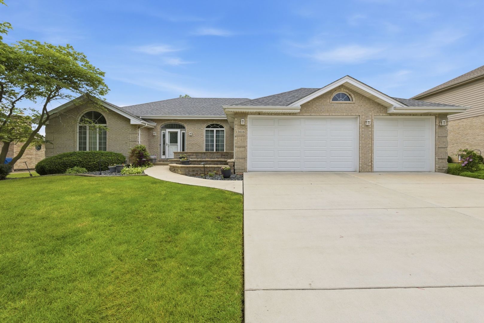 13616 Lost Boy Lane — Homer Glen, IL 60491