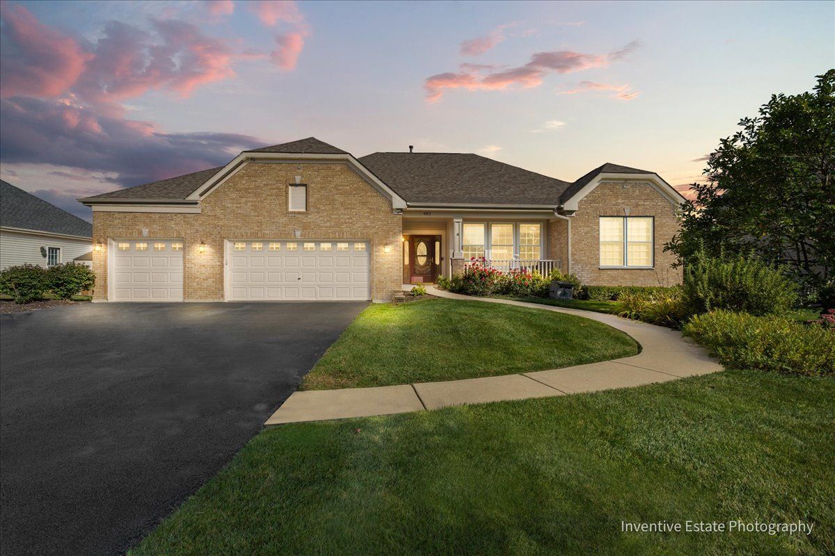 483 Glover Drive — North Aurora, IL 60542