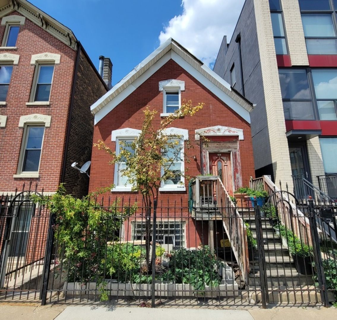 1636 W Augusta Boulevard — Chicago, IL 60622