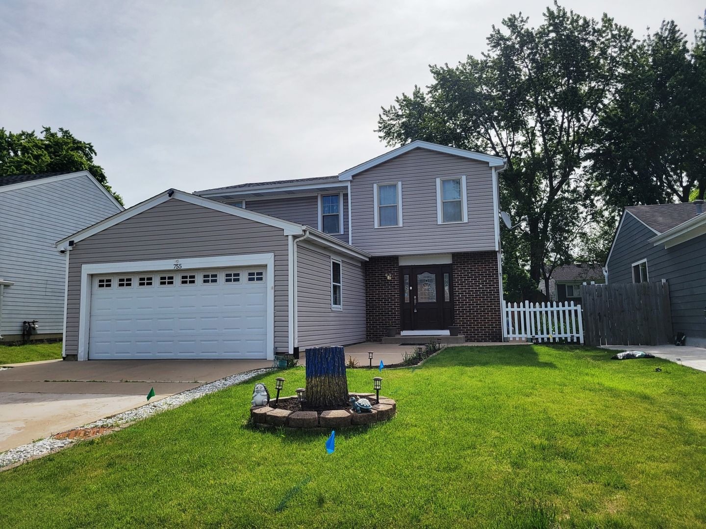 755 Rodenburg Road — Roselle, IL 60172