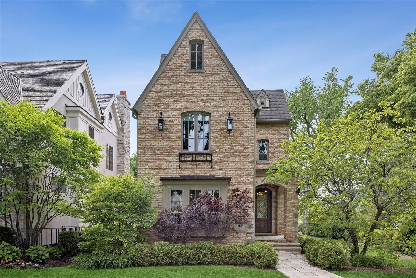 704 S Lincoln Street — Hinsdale, IL 60521