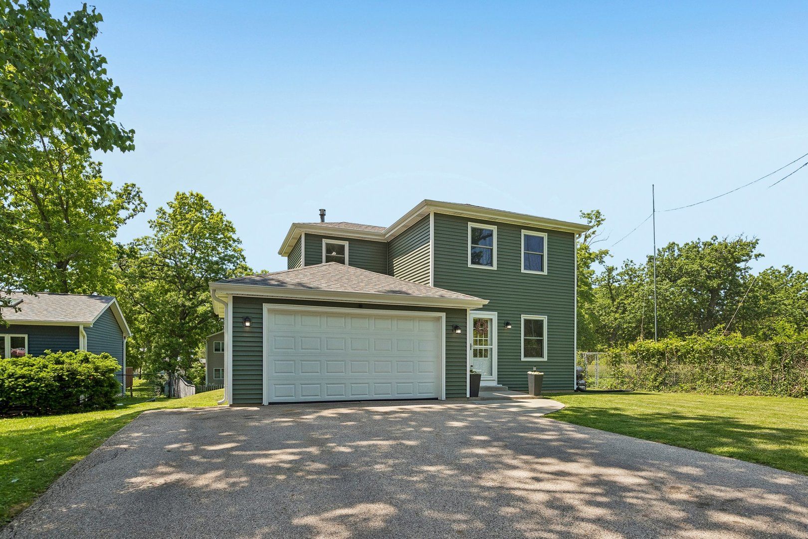 826 Elm Avenue — Round Lake Park, IL 60073